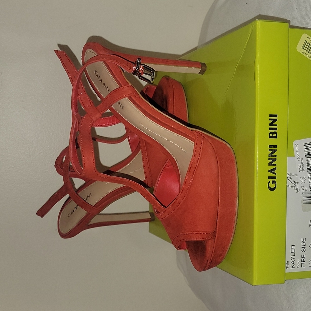 Women's red heels Gianni Bini red size 7.5